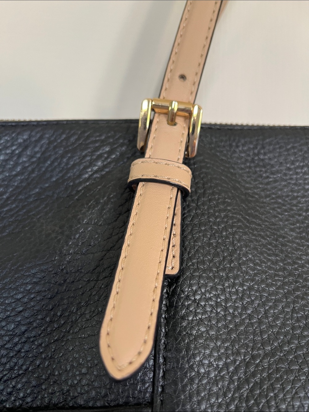 Michael Kors Jet Set Black Leather Tote with Tan Straps and Gold MK Charm - Picture 7 of 16